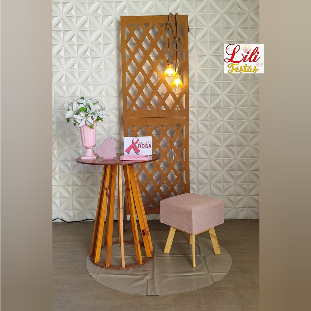 Painel Treliça + Mesa Redonda Ripada + Banqueta - Dia das Mães Rosa - LiliFestaspegueemonte