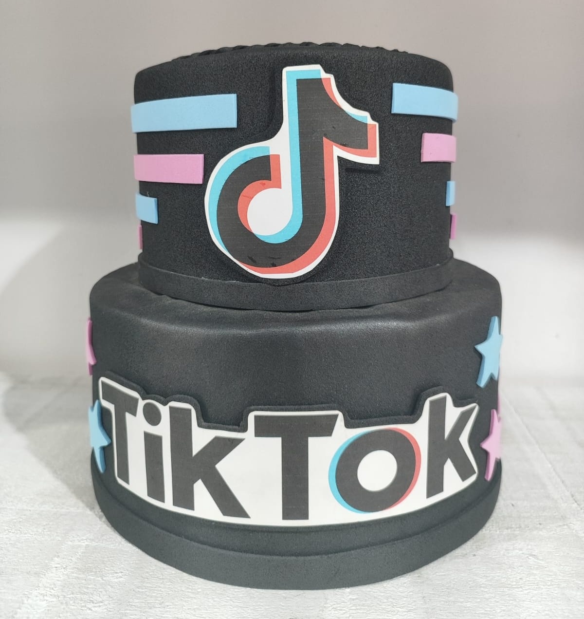 Bolo Fake Tik Tok - LiliFestaspegueemonte