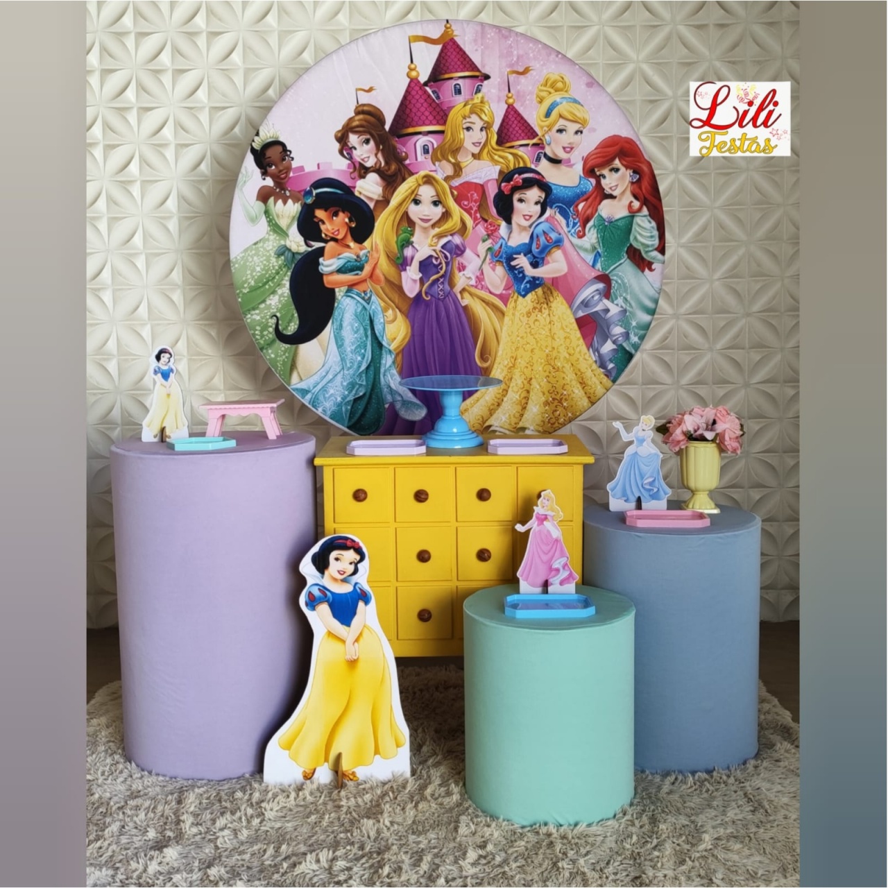 As Princesas (2) + Cômoda - LiliFestaspegueemonte