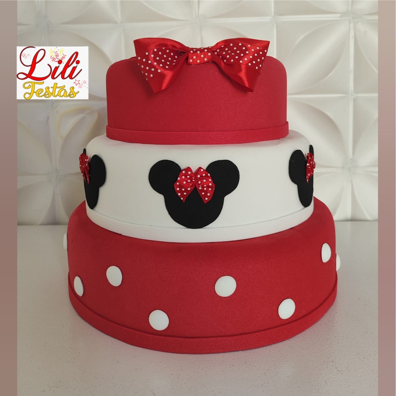 Minnie Vermelha - Bolo Fake - LiliFestaspegueemonte