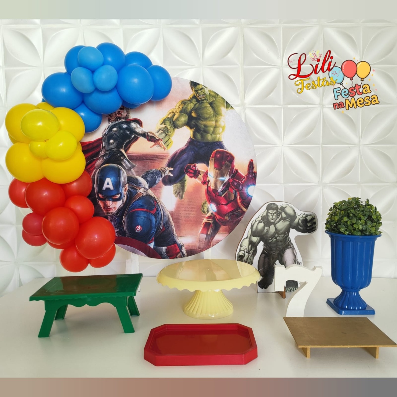 Os Vingadores - Festa Na Mesa  - LiliFestaspegueemonte