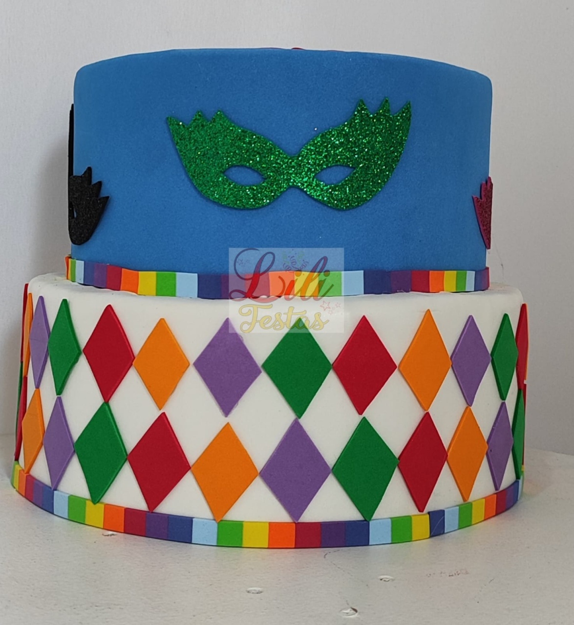 Bolo Fake Carnaval  - LiliFestaspegueemonte
