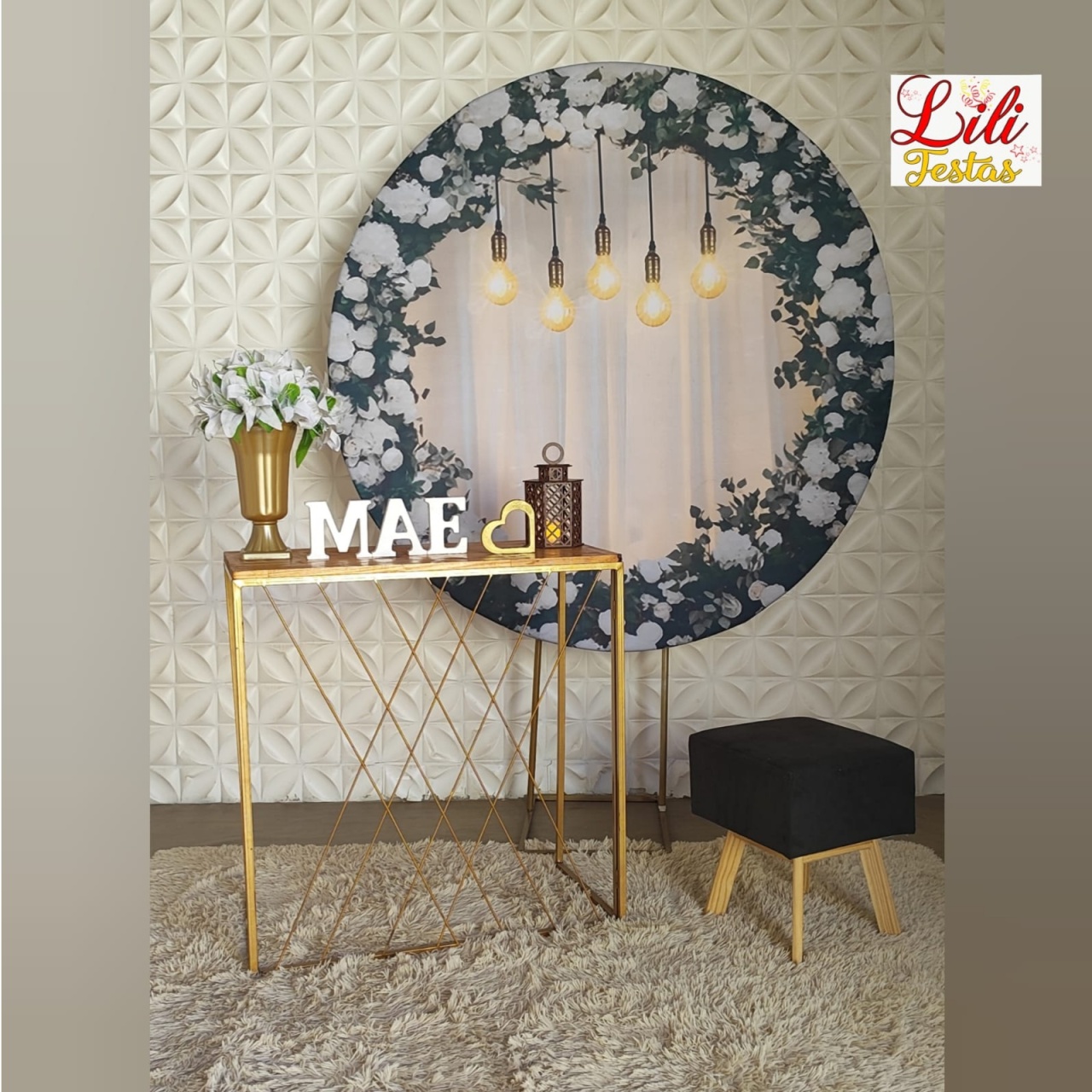 Cenário Dia das Mães Floral Branco - Luz Fake + Banqueta - LiliFestaspegueemonte