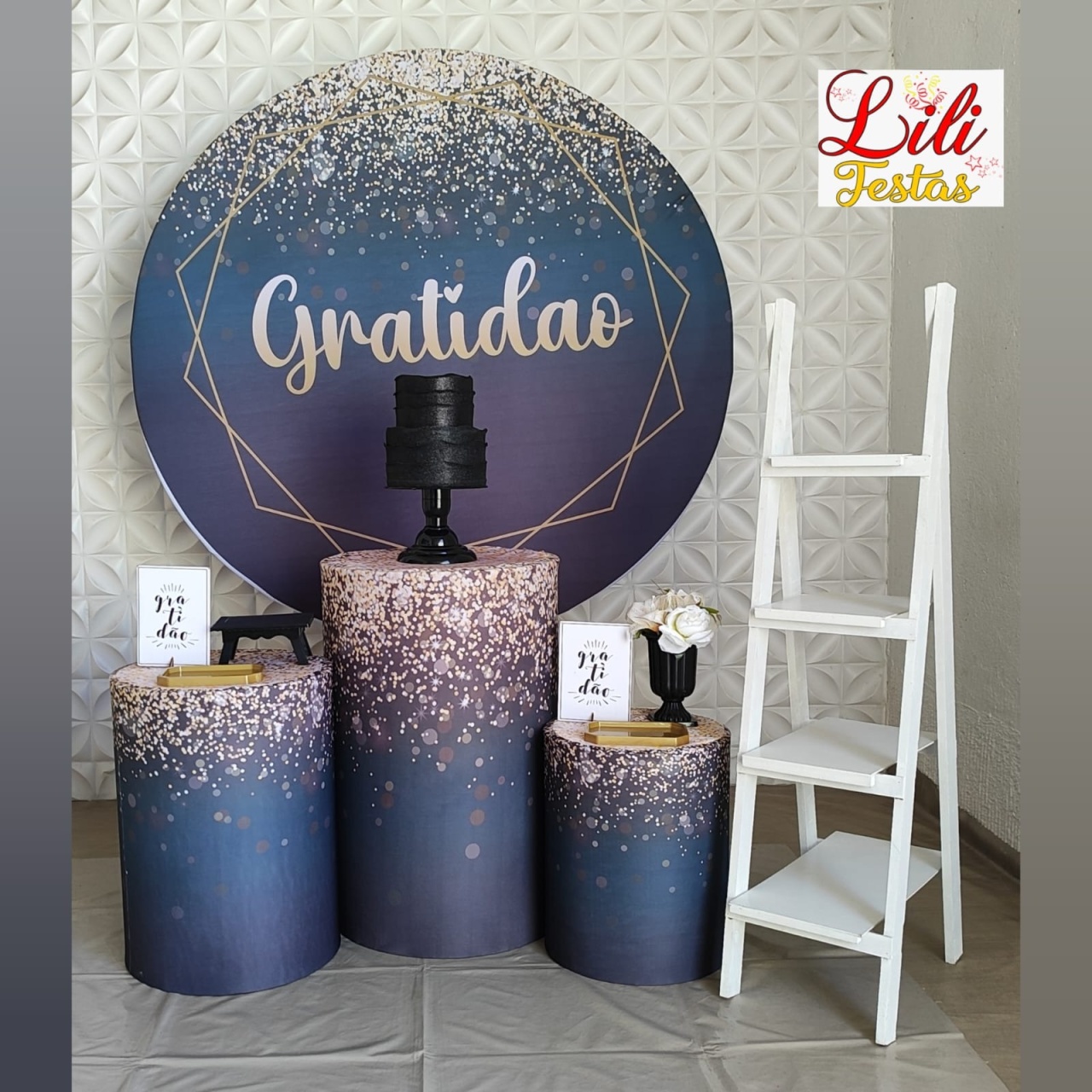 Gratidão Preto E Dourado+ Escada - LiliFestaspegueemonte