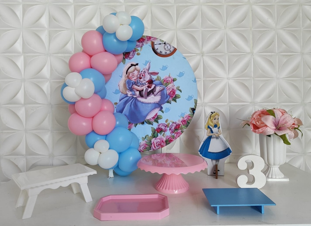 Alice No País das Maravilhas - Festa Na Mesa  - LiliFestaspegueemonte