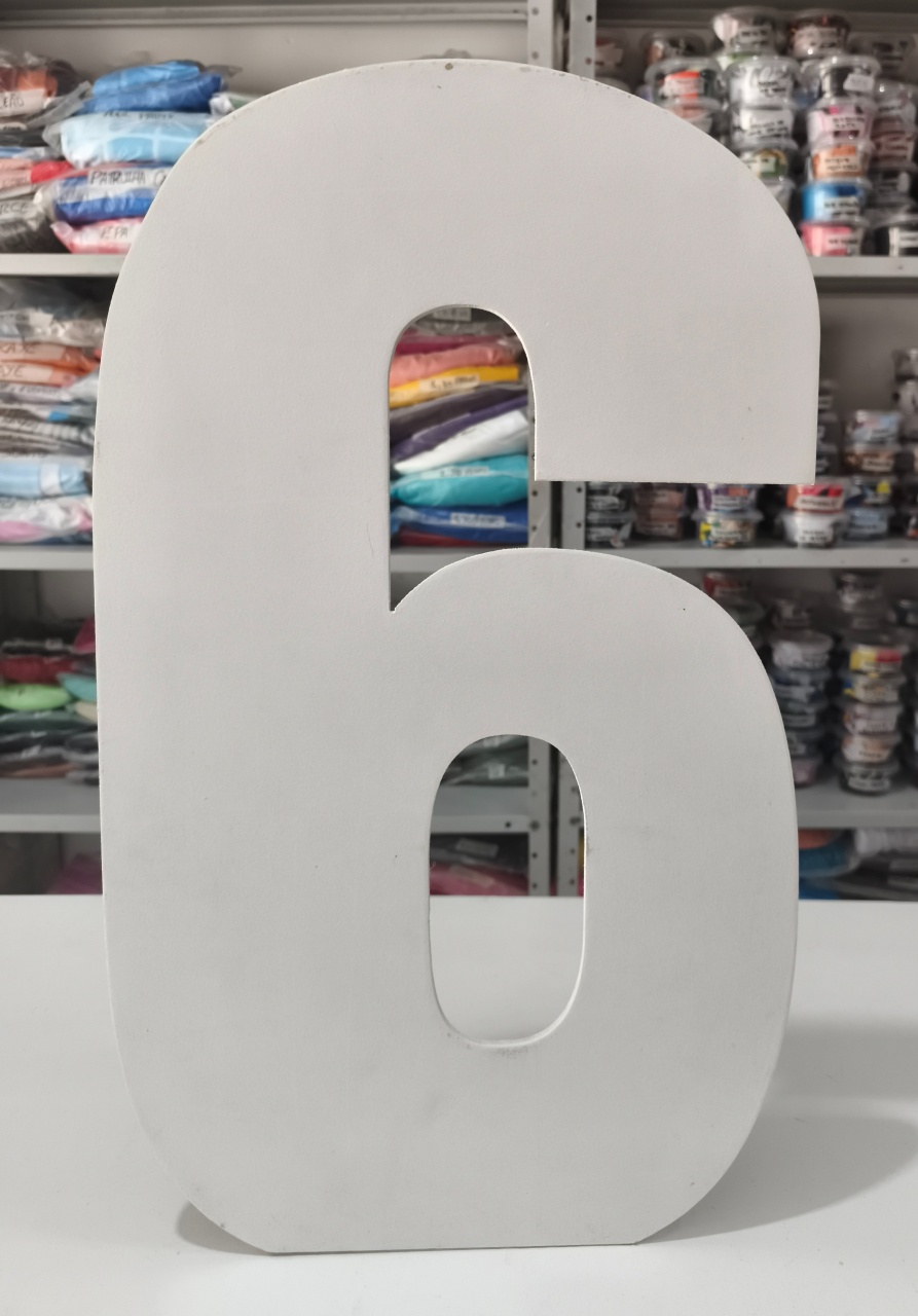 Número  "6" de Chão  - LiliFestaspegueemonte