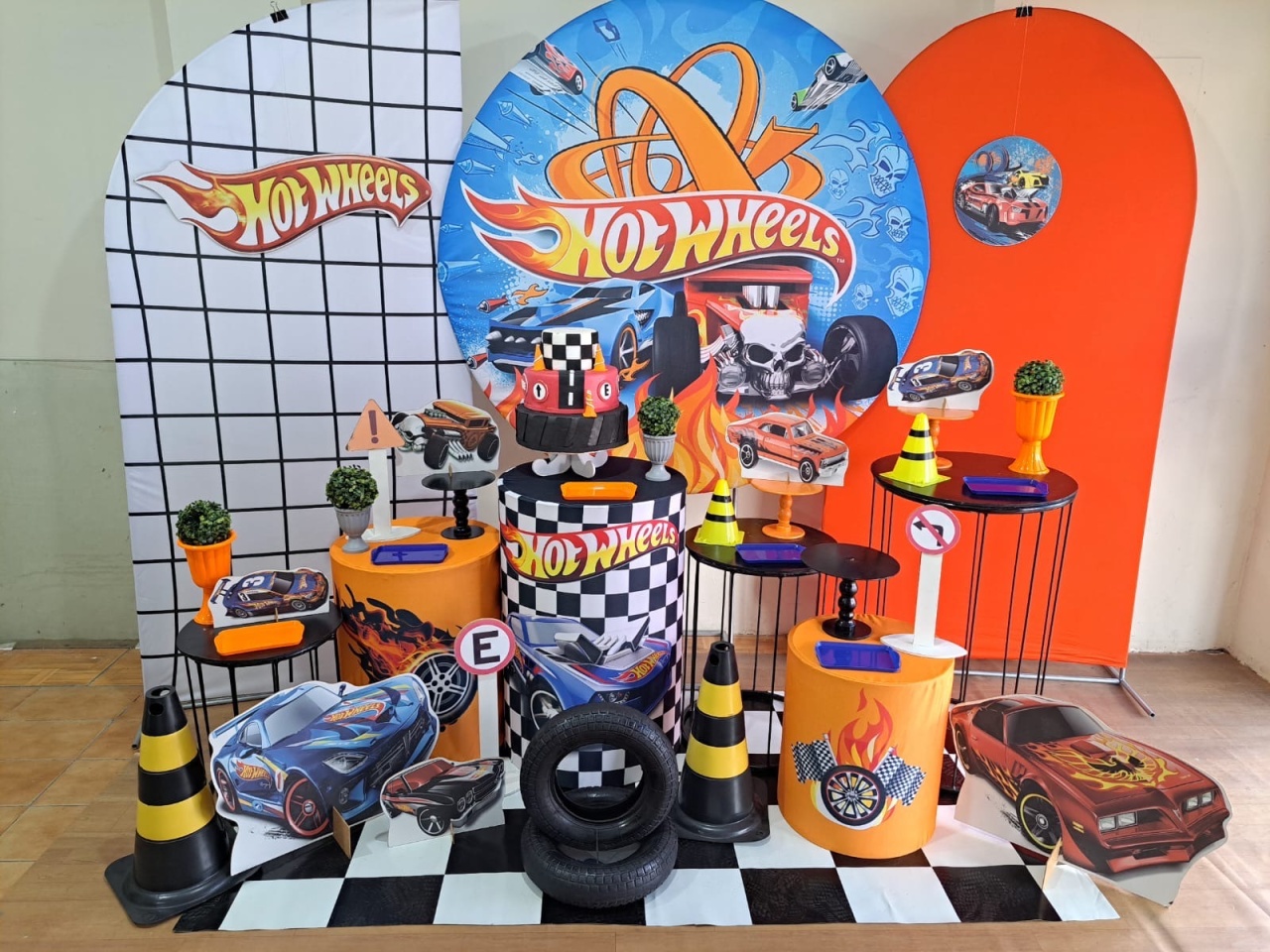 Hotwheels (Premium) - Déh Decorações 