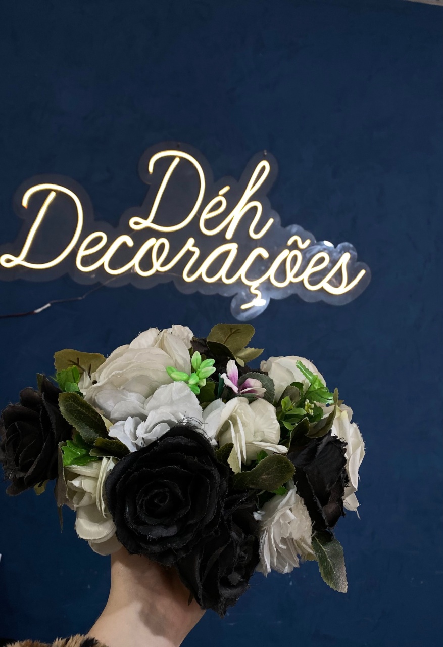 Arranjo de Flor Preta - Déh Decorações 