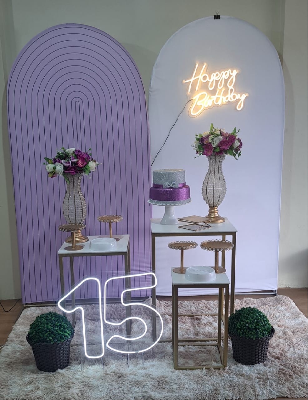 Kit 15 Anos Lilás E Branco - Déh Decorações 