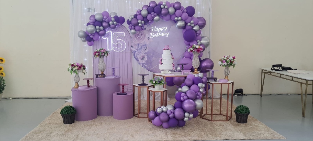 Kit 15 Anos Lilás Luxo  - Déh Decorações 