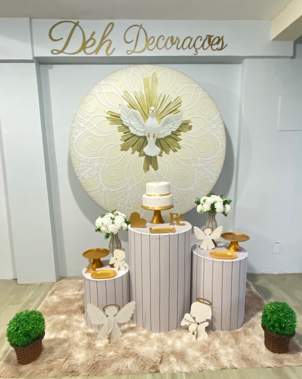 Batizado Dourado (Kit 2) - Déh Decorações 