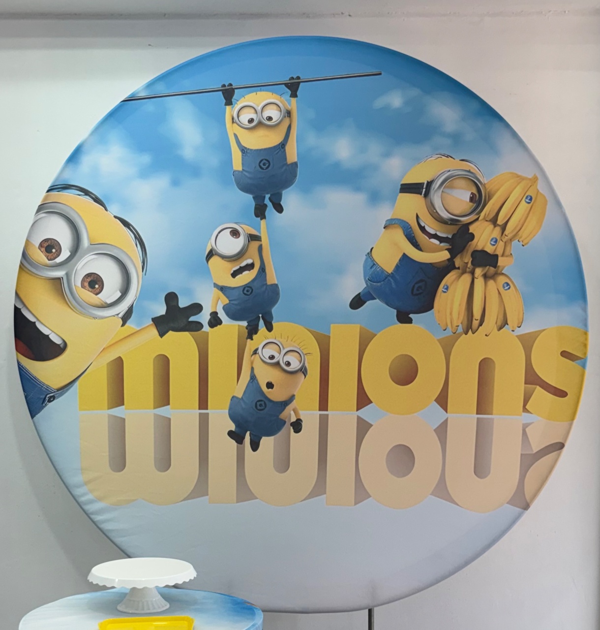 Capa Painel Redondo Minions - Déh Decorações 