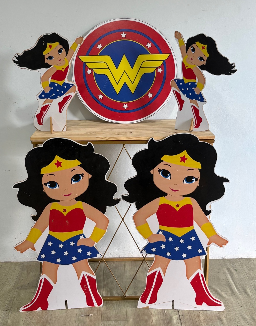 Displey Mulher Maravilha - Déh Decorações 