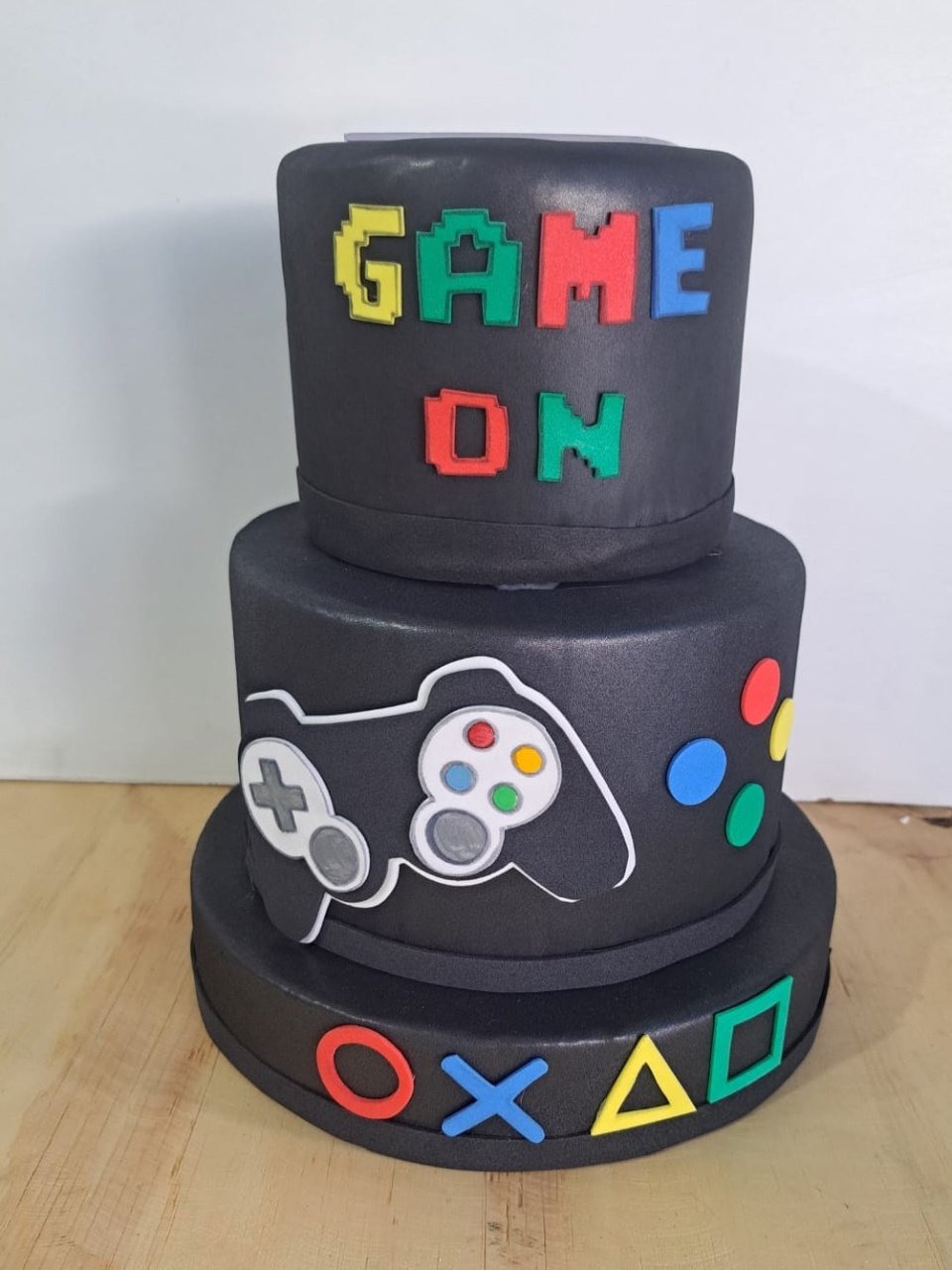 Bolo Fake Vídeo Game - Déh Decorações 