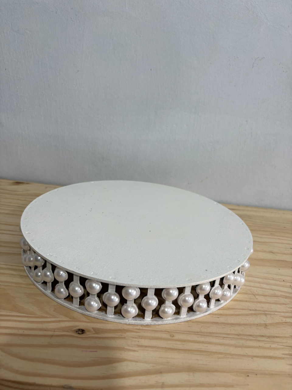 Bandeja Branca de Pedraria Redonda G - Déh Decorações 
