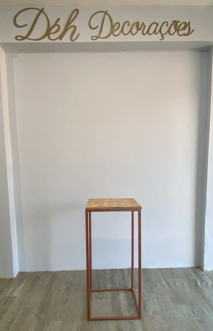 Mesa Solitária  - Déh Decorações 