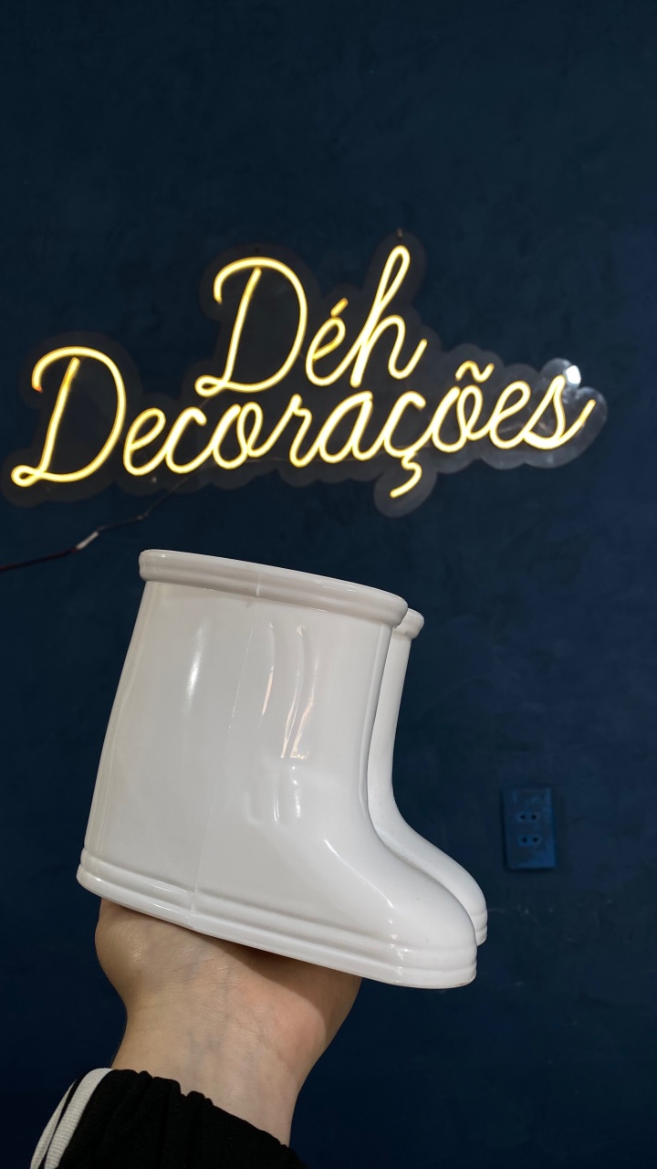 Botinha Branca Bandeja  - Déh Decorações 