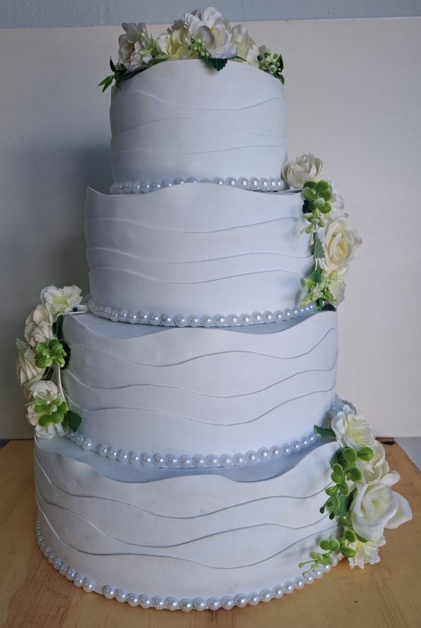 Bolo Fake Casamento - Déh Decorações 