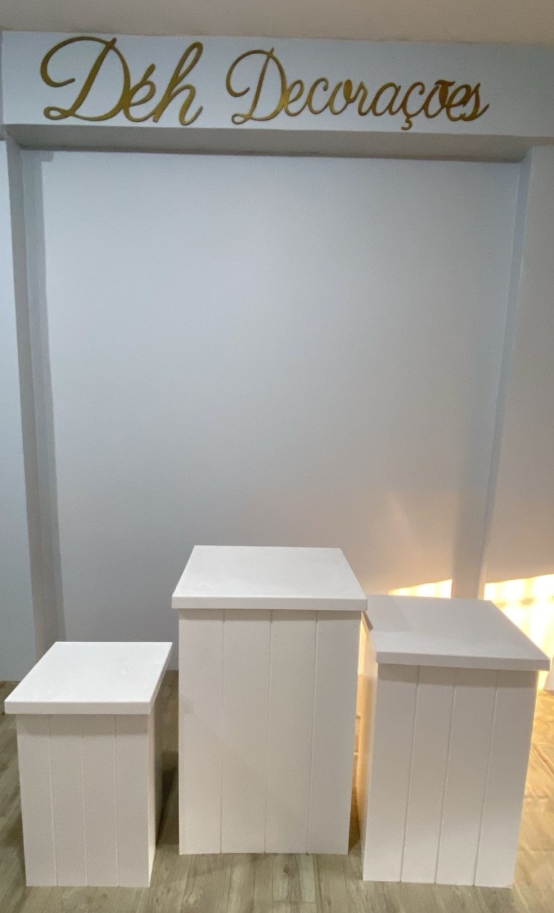 Trio de Mesas Riscada - Déh Decorações 