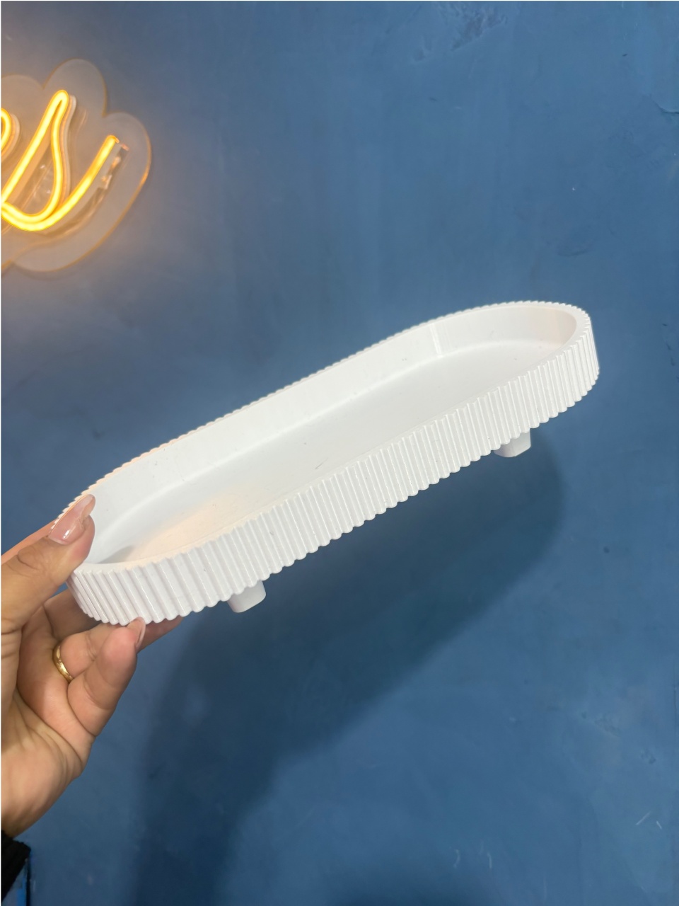Bandeja Oval Com Pés Branca - Déh Decorações 