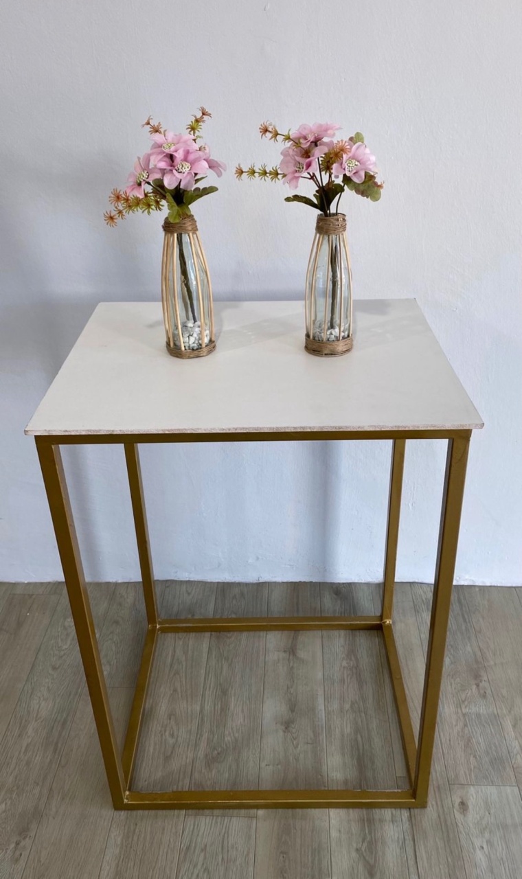 Arranjo Para Mesa de Convidados - Déh Decorações 