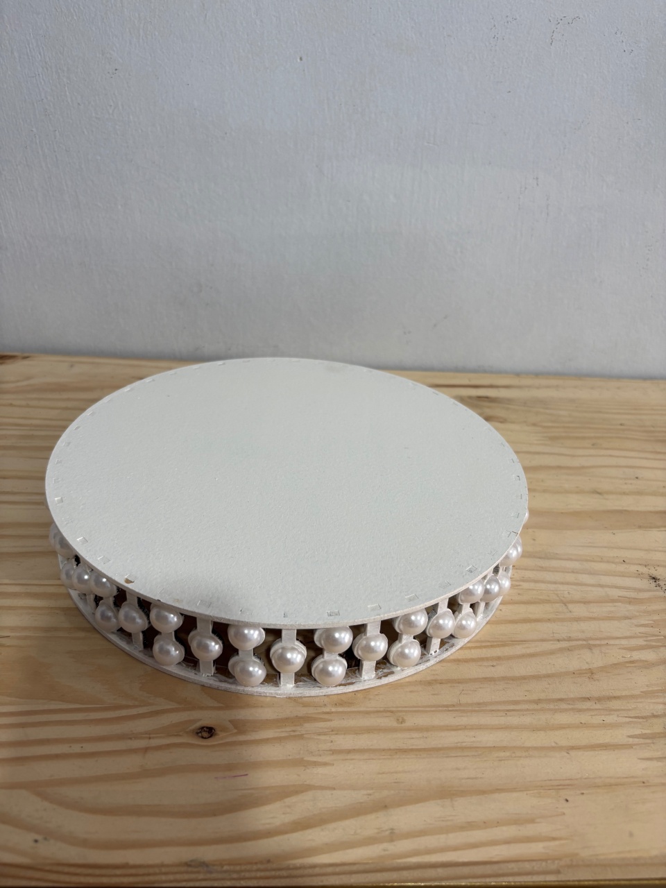 Bandeja Branca de Pedraria Redonda M - Déh Decorações 