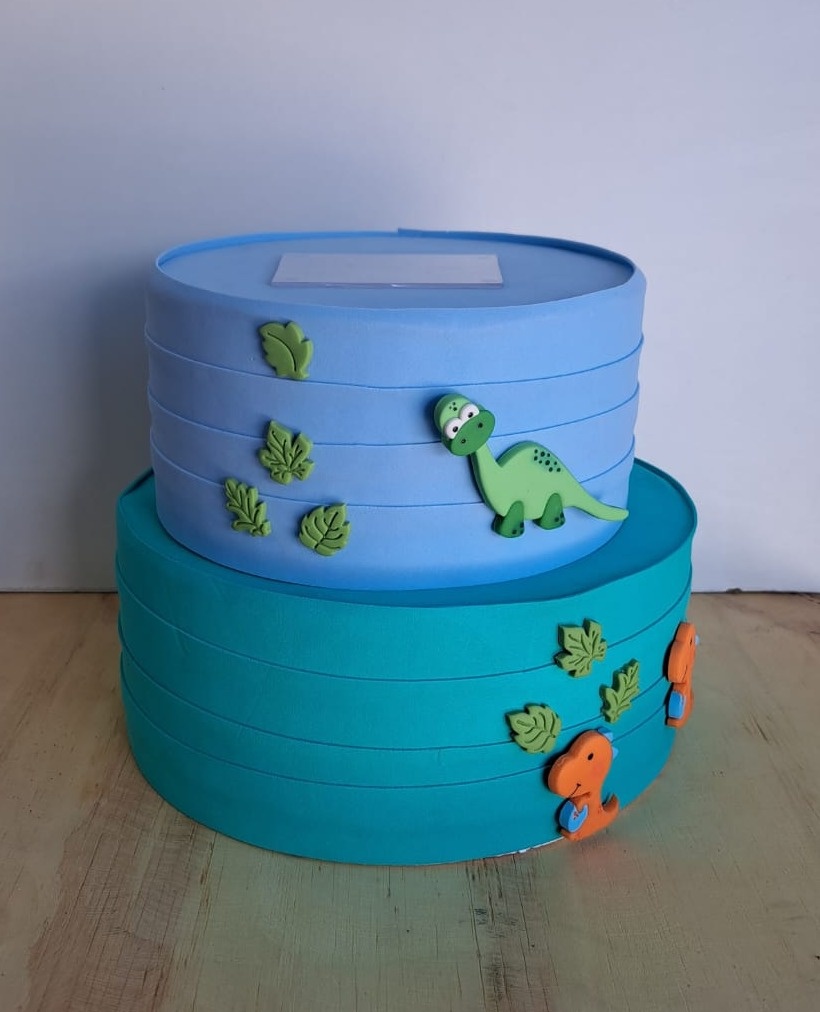 Bolo Fake Dino Baby - Déh Decorações 