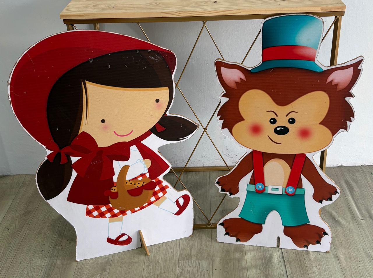 Displey Chapeuzinho Vermelho  - Déh Decorações 