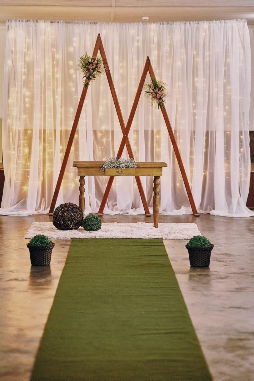 Casamento Corredor  - Déh Decorações 