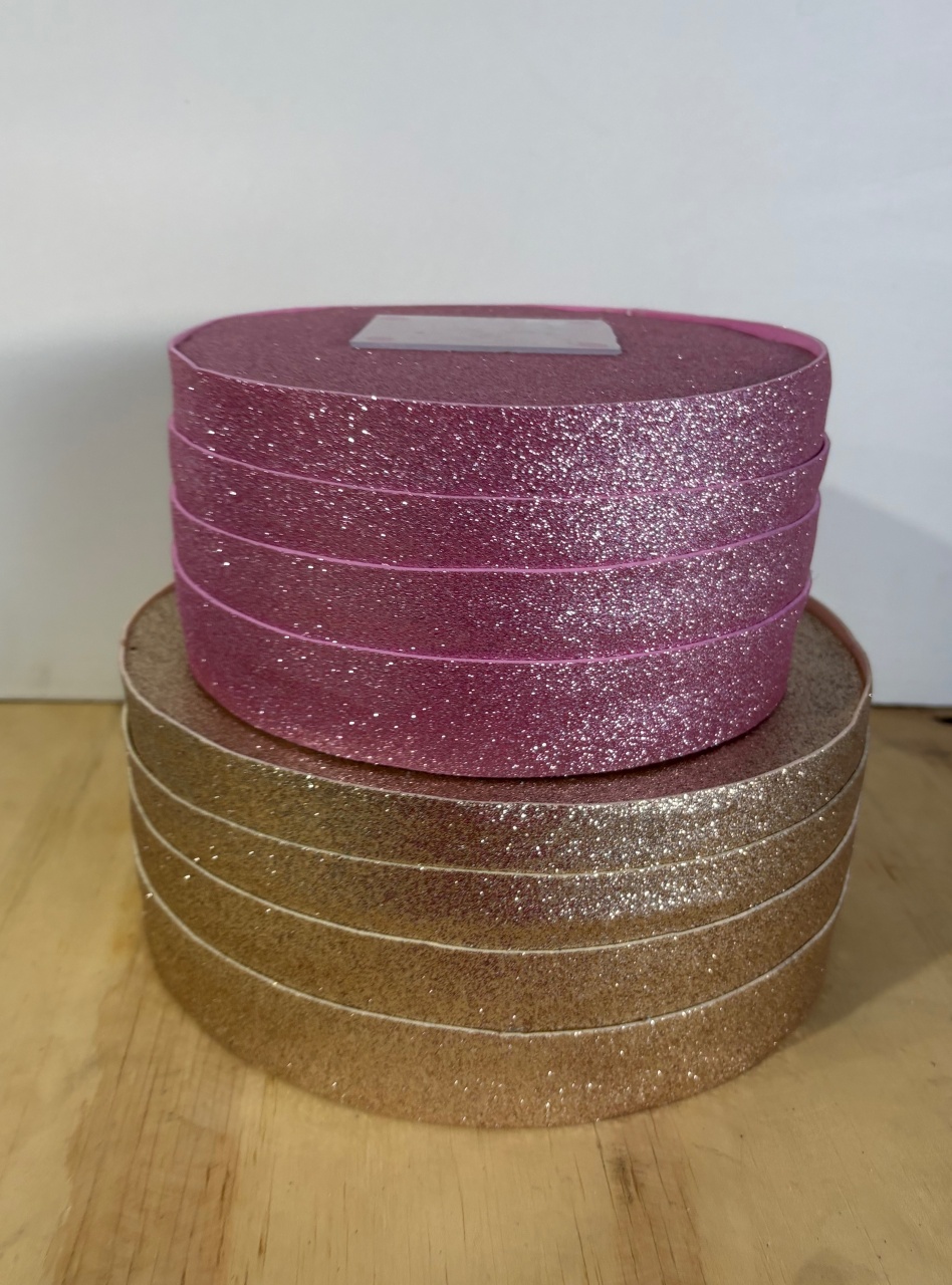 Bolo Fake Dourado E Rosa - Déh Decorações 