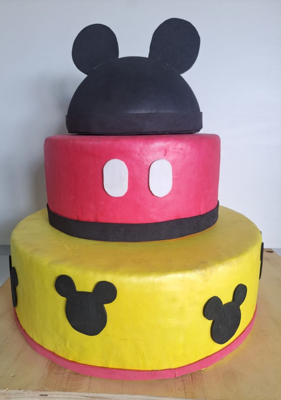 Bolo Fake Mickey - Déh Decorações 