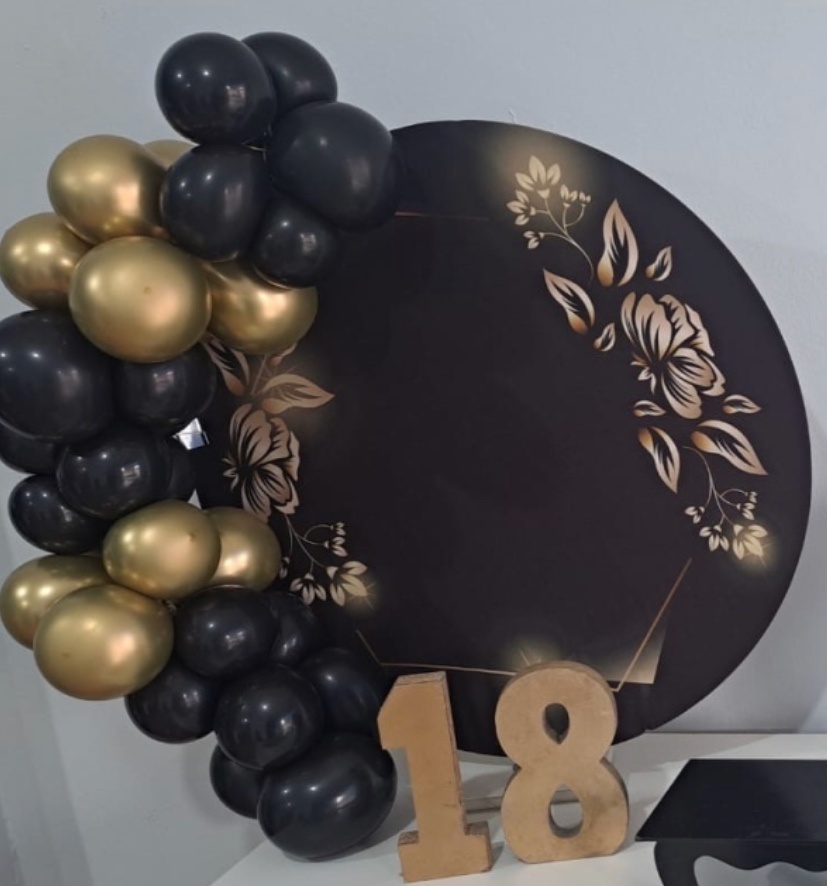 Mini Capa Preto E Dourado - Déh Decorações 
