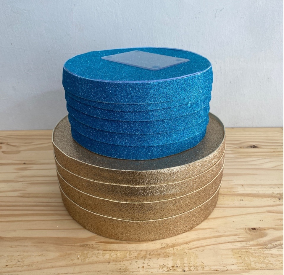 Bolo Fake Azul E Dourado + Saco Do Bolo - Déh Decorações 