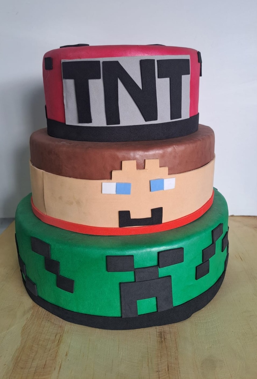 Bolo Fake Minecraft - Déh Decorações 