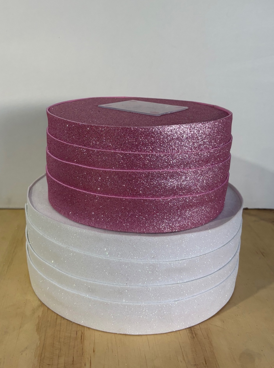 Bolo Fake  Branco E Rosa - Déh Decorações 