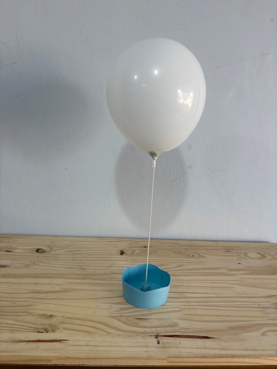 Suporte de Balão de Mesa Azul  - Déh Decorações 