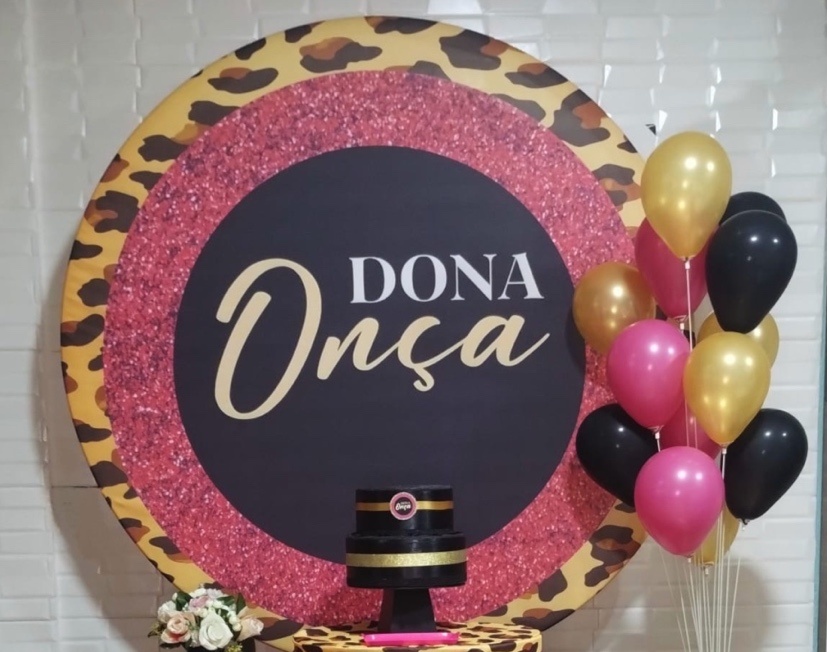 Capa Painel Dona Onça - Déh Decorações 