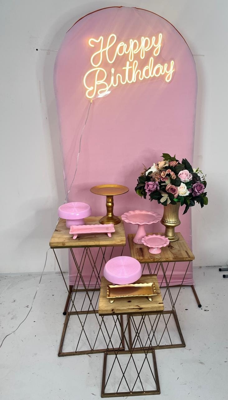 Alugue Decoração Tema Happy Rosa Led (Modelo 1)          - BGI FESTAS