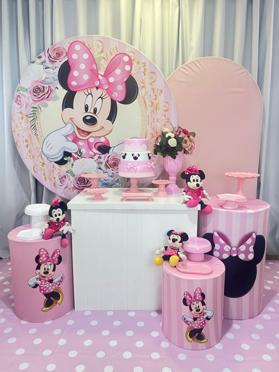 Alugue Decoração Tema Minnie Rosa ( Modelo 4) - BGI FESTAS