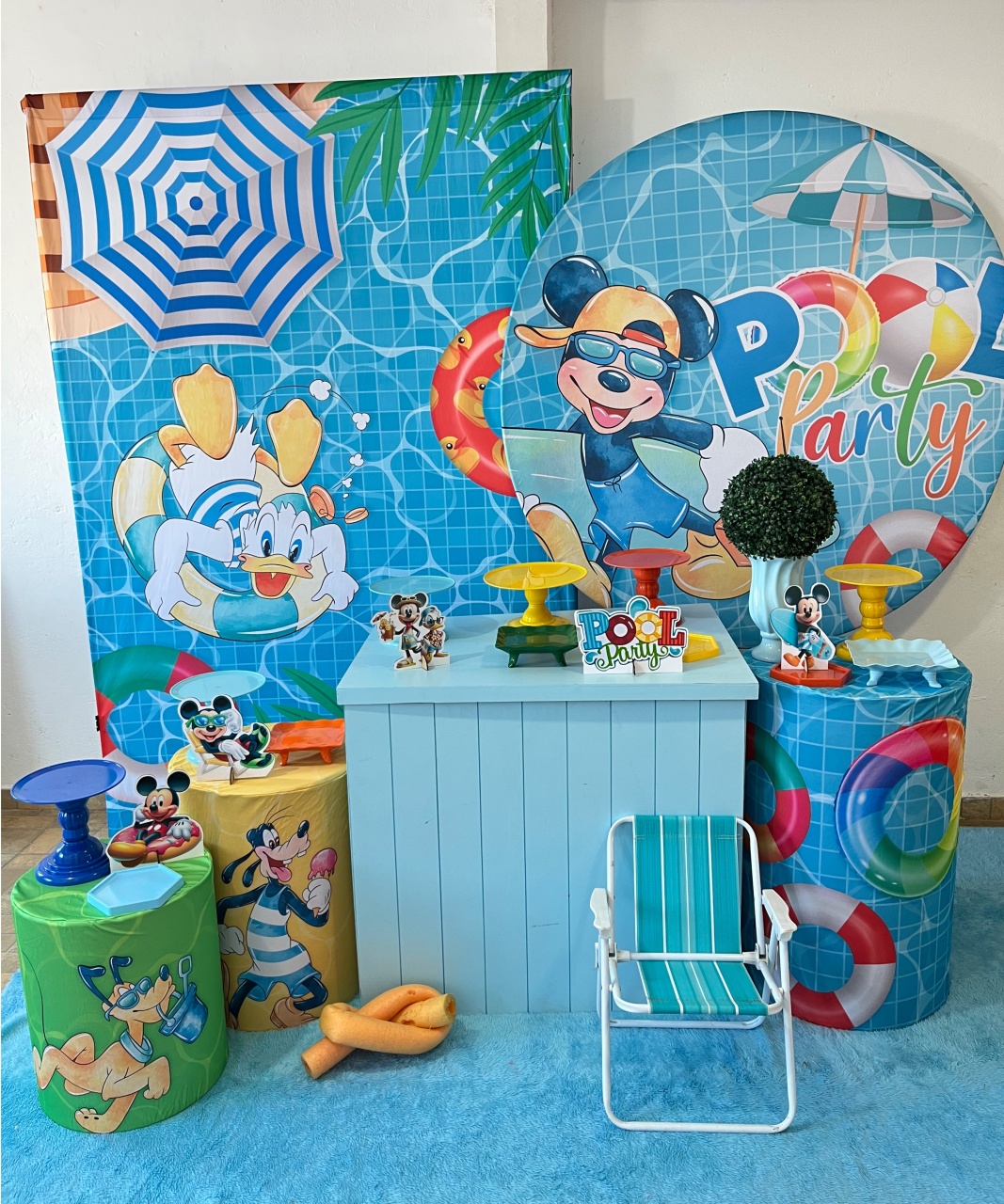 Alugue Decoração Tema Mickey Pool Party (Modelo 3) - BGI FESTAS