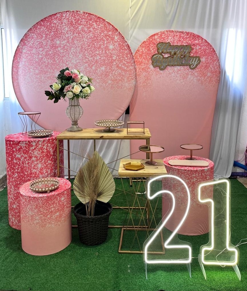 Alugue Decoração Tema Gliter Rosa     (Modelo 2)          - BGI FESTAS