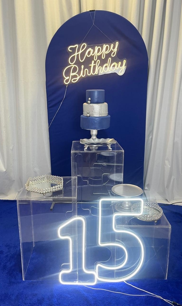 Alugue Decoração Tema 15 Anos Azul ( Modelo 2) - BGI FESTAS