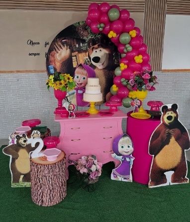 Alugue Decoração Tema Masha E Urso ( Modelo 2 )   - BGI FESTAS