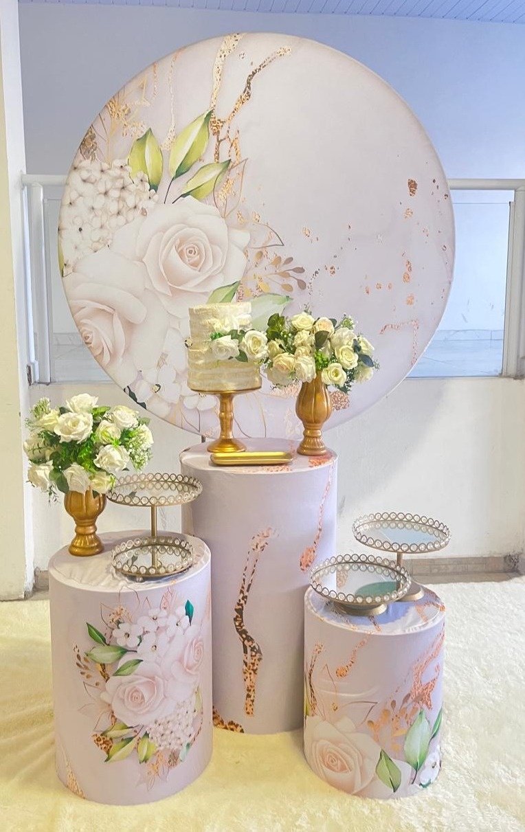 Alugue Decoração Tema Flores Brancas    (Modelo 1)         - BGI FESTAS