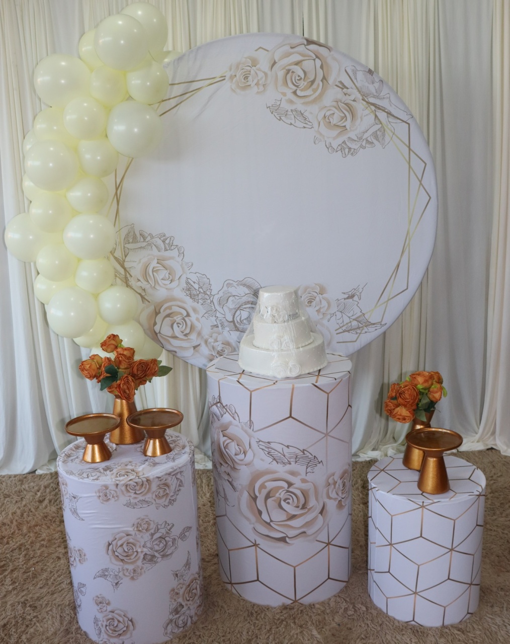 Tema Rosas Dourado Com Branco  - belas festa 