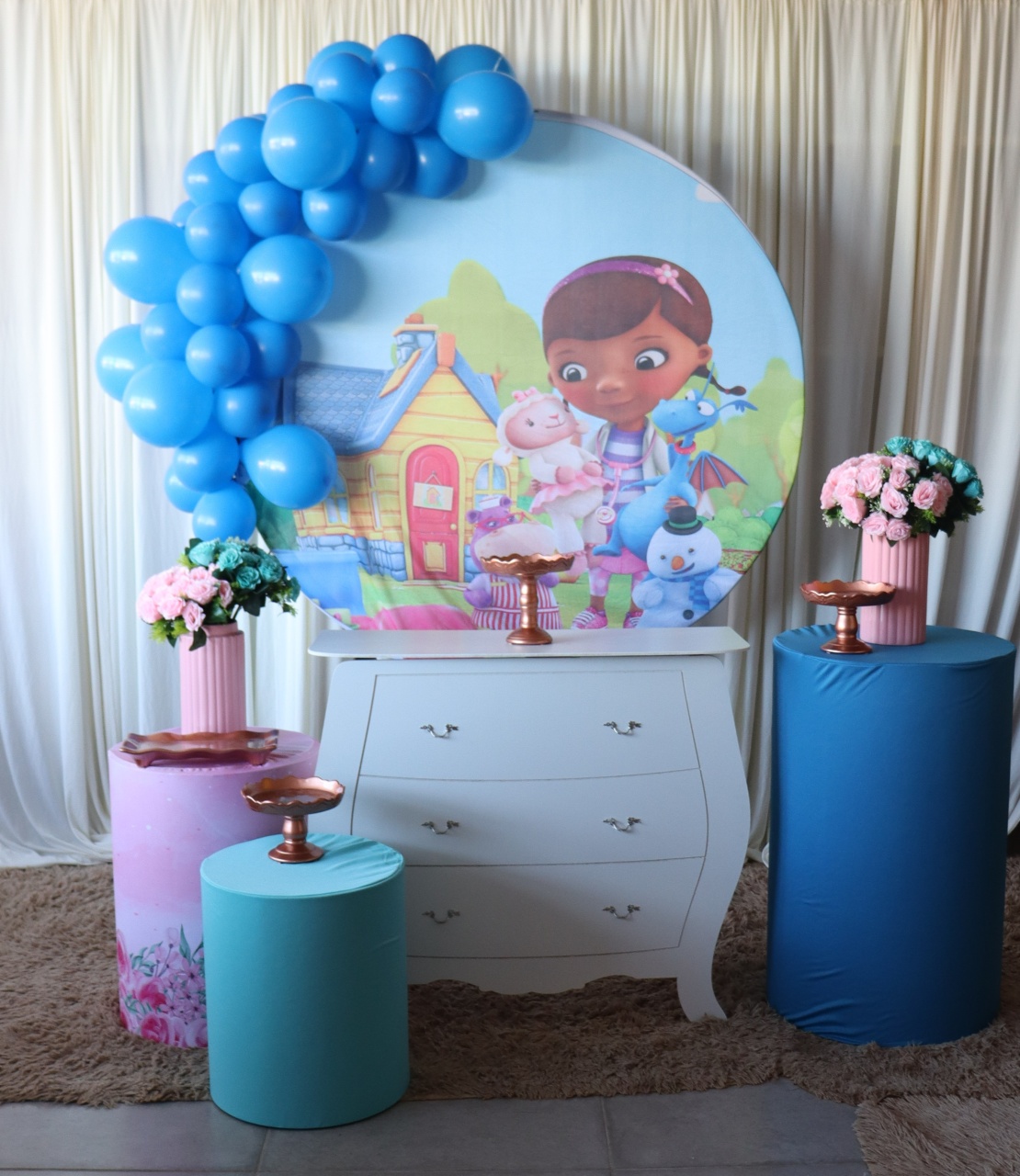 Tema Doutora Brinquedo  - belas festa 