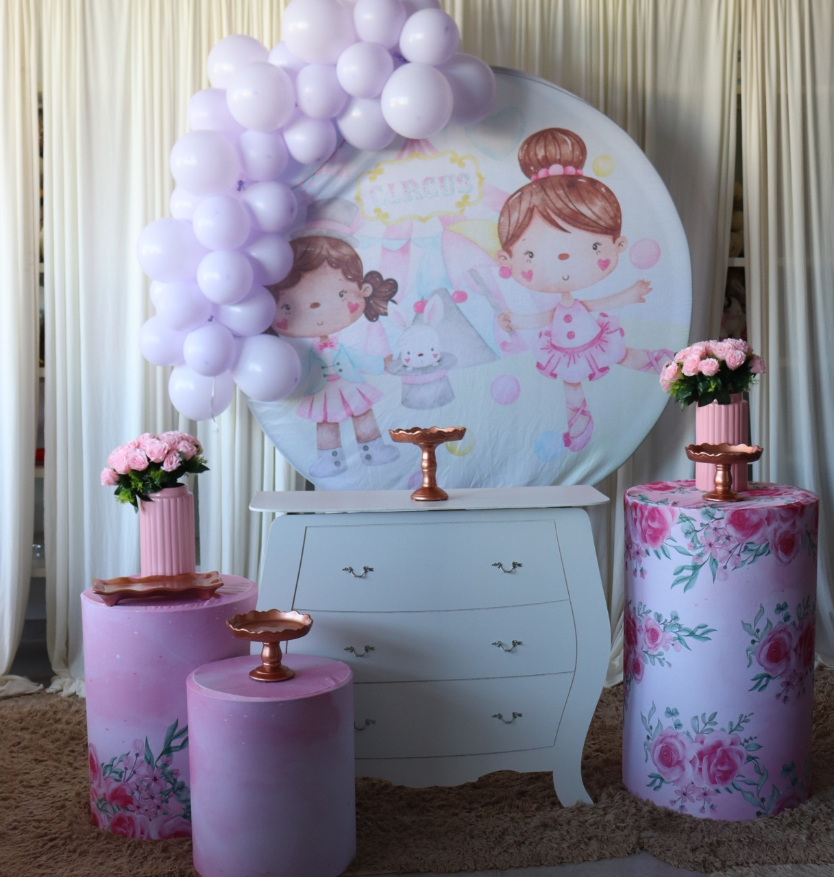 Tema Circo Rosa  - belas festa 