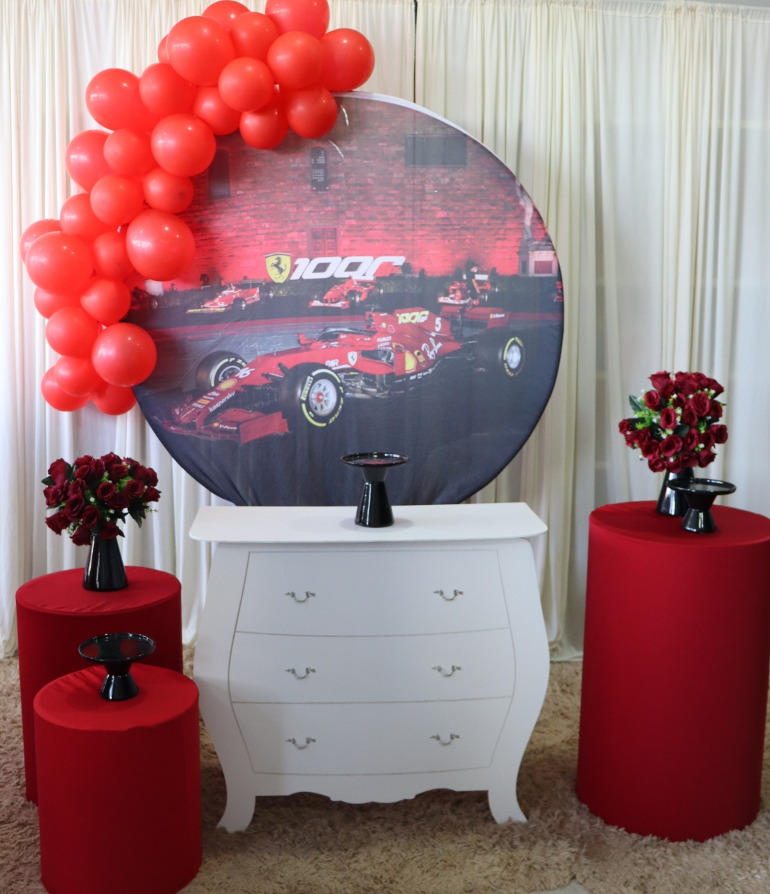 Tema Ferrari  - belas festa 