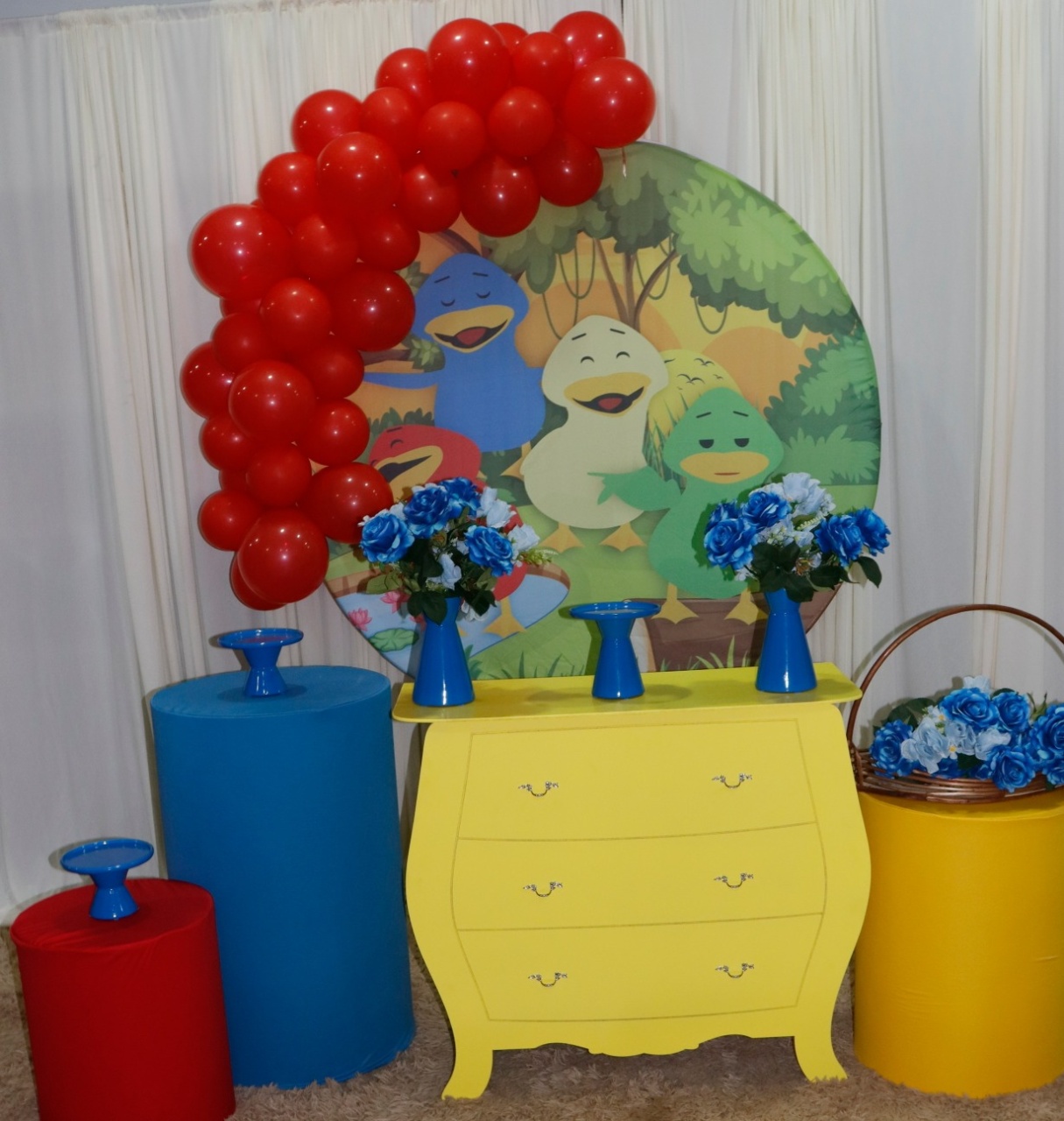 Tema Patinho Colorido  - belas festa 
