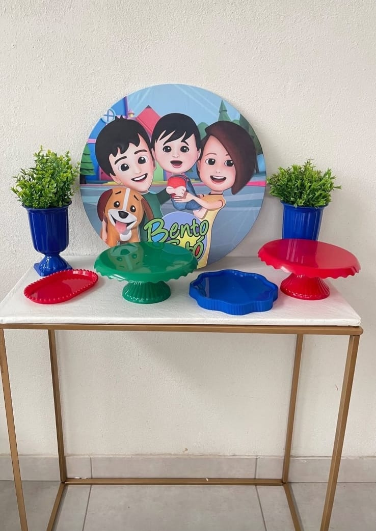 Kit Mesa Bento E Totó  Com Mesa  - labeladecor